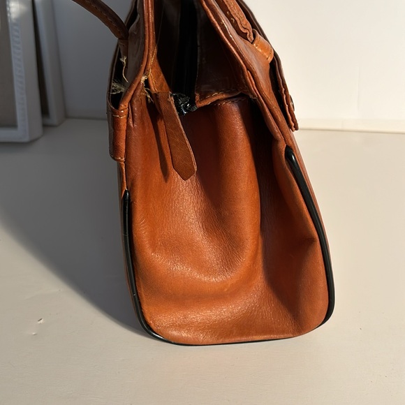 Vintage Embossed Leather Bag - Picture 4 of 10